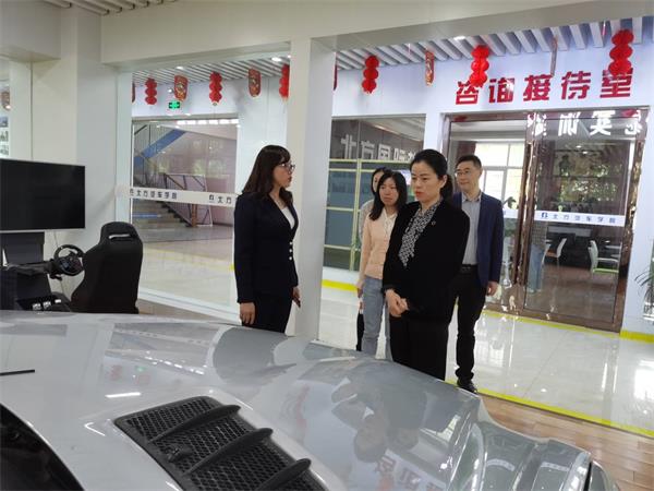 达州市教育局到广元职高参观考察