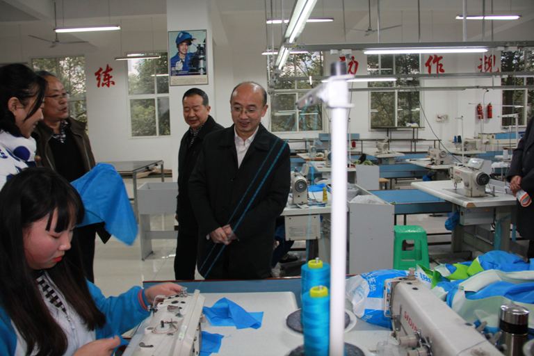 省教育厅、教科院领导检查我校产教融合和教科研工作